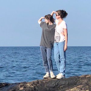 Meet your Poshers, Jessica + Azzie